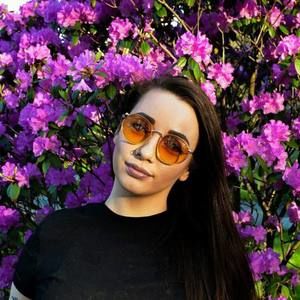 Meet your Posher, Natalie